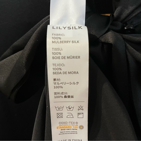 NWOT LilySilk Bow-tie Neck 100% Silk Charmeuse Black 22MM Mulberry Size XL - Picture 5 of 8